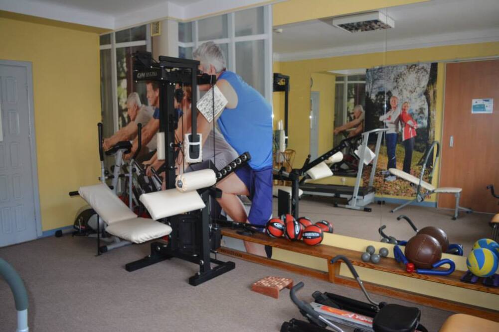 Dom Pomocy Społecznej „Syrena” w Warszawie dysponuje świetnie wyposażoną salą do fizjoterapii i kinezyterapii