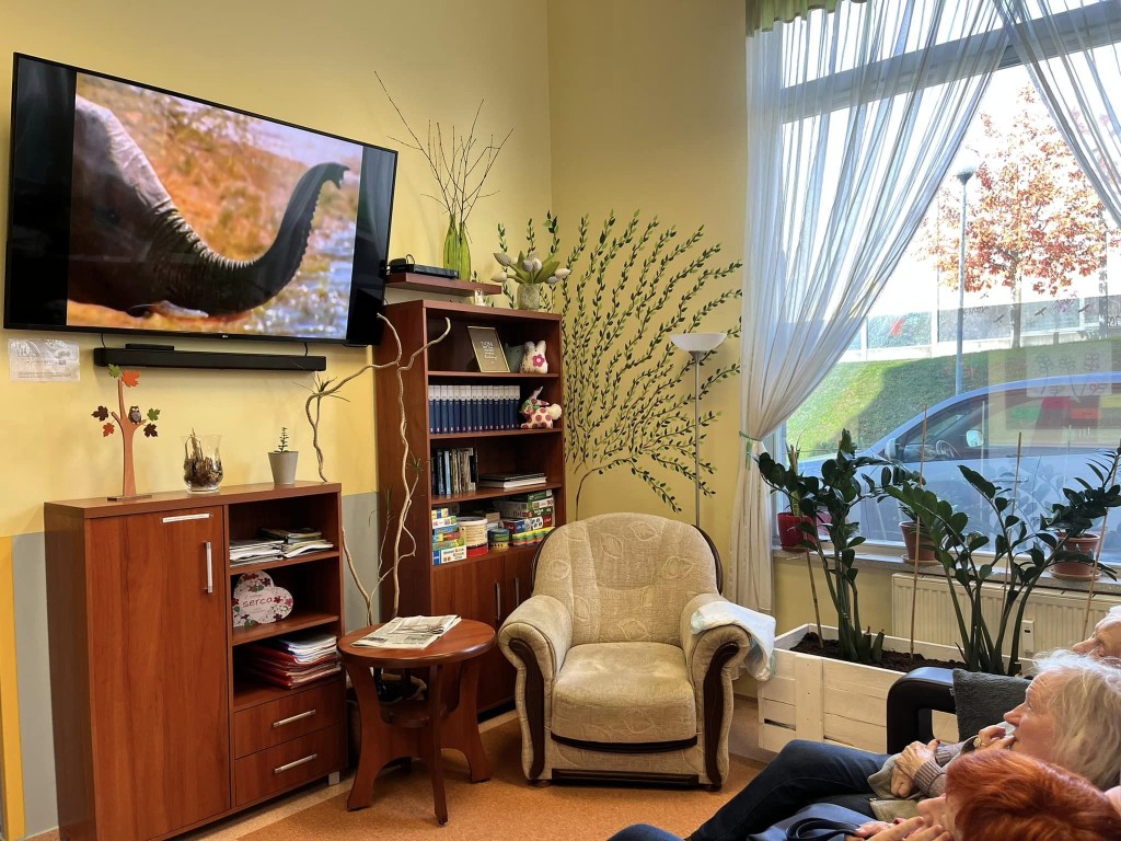 Pokój pobytu dziennego w Domu Kombatanta i Pioniera Ziemi Szczecińskiej w Szczecinie