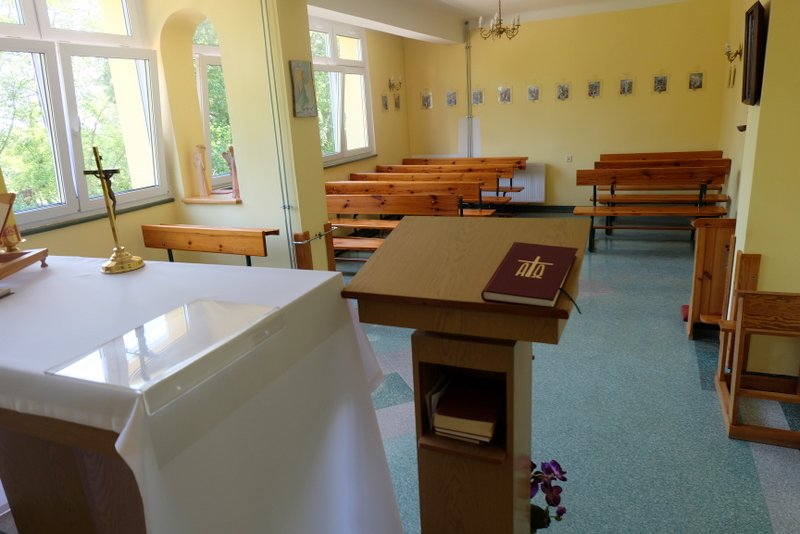 Mieszkańcy Domu Pomocy Społecznej w Brańszczyku  mają nieograniczony dostęp do kaplicy