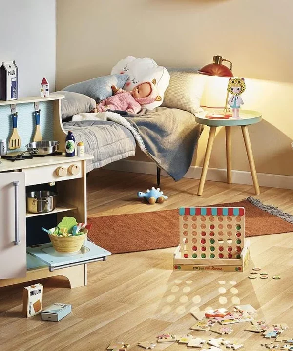 Gra Cztery jabłka w rzędzie w pokoju wnuczki