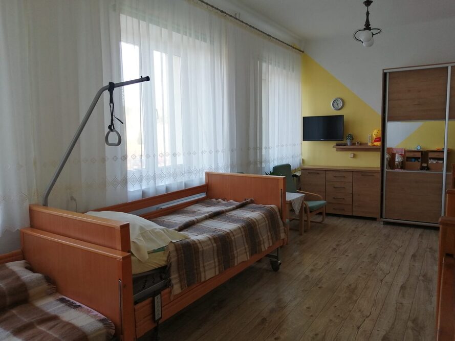 Dom Pomocy Społecznej dla Dorosłych prowadzony przez Zgromadzenie Sióstr Albertynek w Życzynie