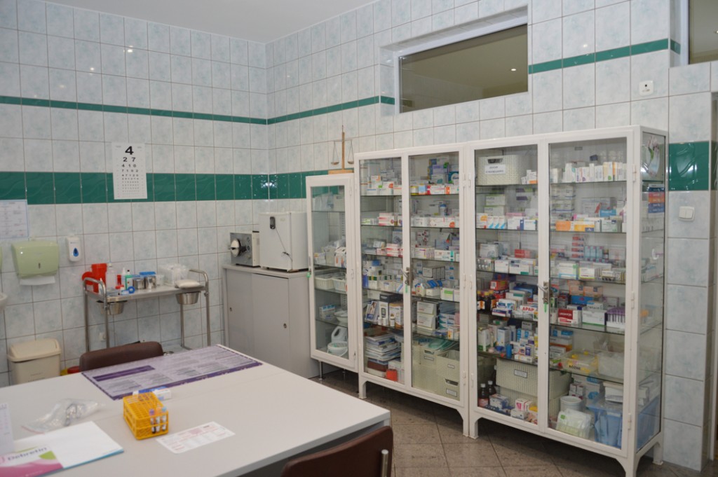 Zespół Domów Pomocy Społecznej w Wieleniu dysponuje własnym zapleczem medycznym i rehabilitacyjnym