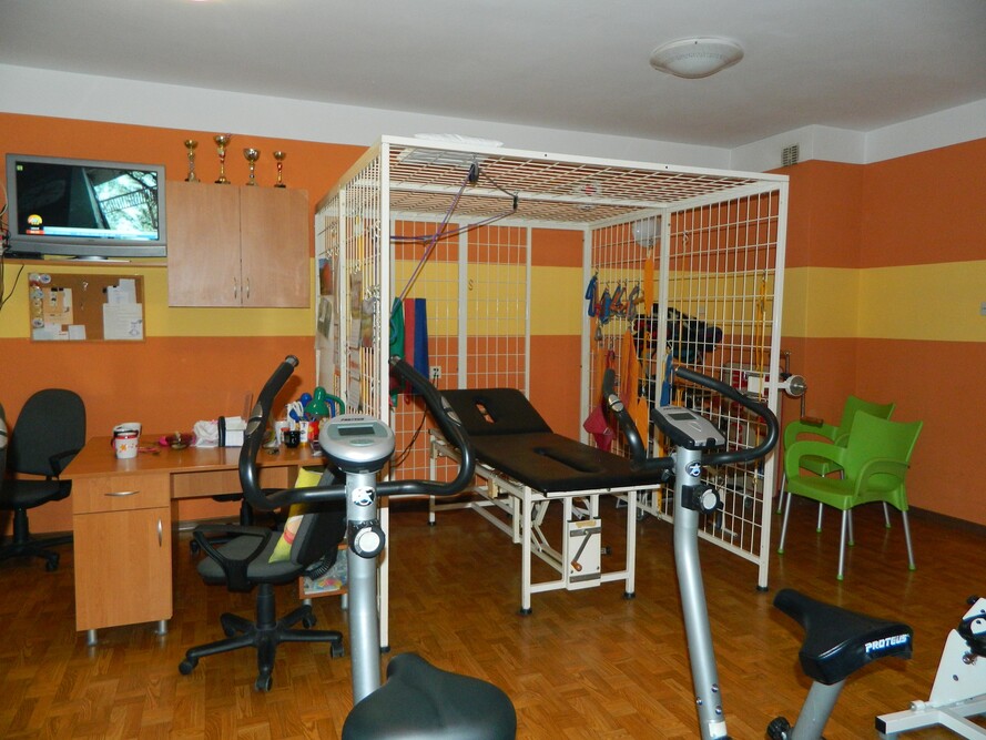 Dom Pomocy Społecznej w Trzciance  dysponuje profesjonalnym sprzętem do rehabilitacji 