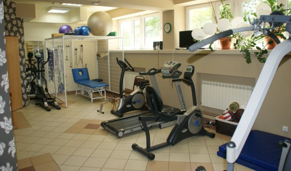 Dom Pomocy Społecznej w Psarach  dysponuje własną bazą zabiegową i salą gimnastyczną