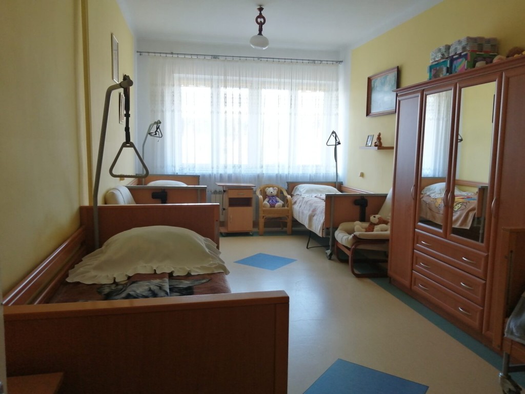 MIeszkanki Domu Pomocy Społecznej dla Dorosłych prowadzonego przez Zgromadzenie Sióstr Albertynek w Życzynie mają możliwość przywiezienia ze sobą ulubionych bibelotów czy pamiątek