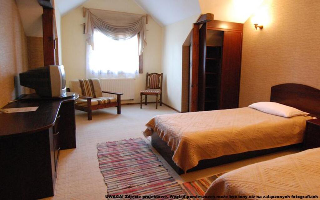 Jeden z pokoi 2-osobowych w Domu Seniora „Atos” w Holonkach