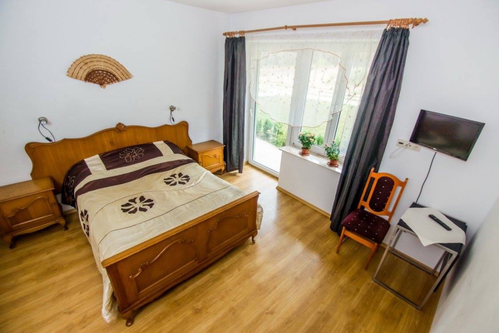 Jeden z pokoi pensjonariuszy w Domu nad Jeziorem w Budach Lucieńskich