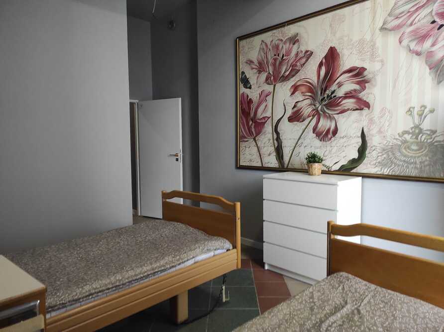 Pokoje w Domu Pomocy Społecznej we Wsoli są komfortowo i funkcjonalnie urządzone