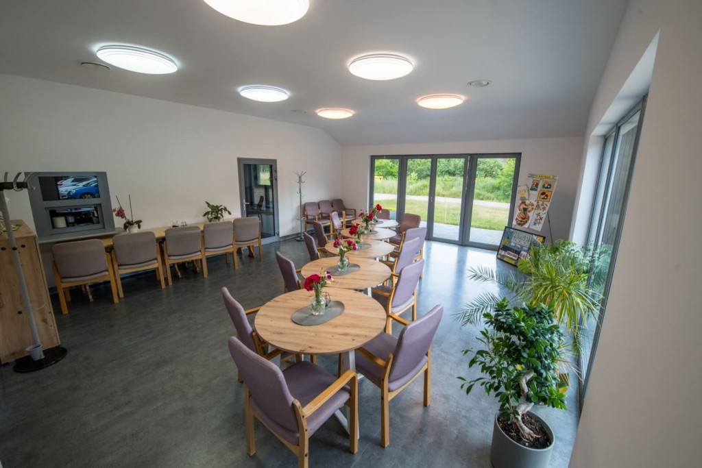 Jadalnia w Domu Opieki „Kampus III Wieku” w Boronowie to ulubione miejsce spotkań i spędzania wolnego czasu