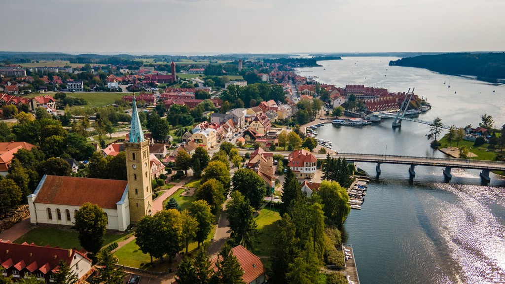 Okolica Ewangelickiego Domu Opieki Arka w Mikołajkach z lotu ptaka