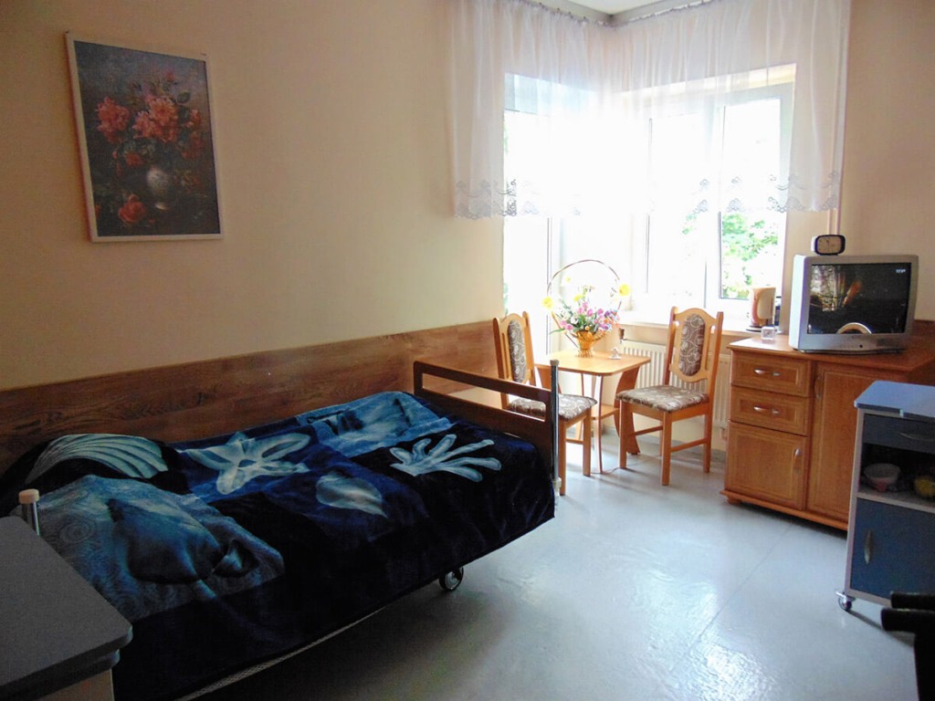 Jeden z pokoi w Ewangelickim Domu Opieki Arka w Mikołajkach