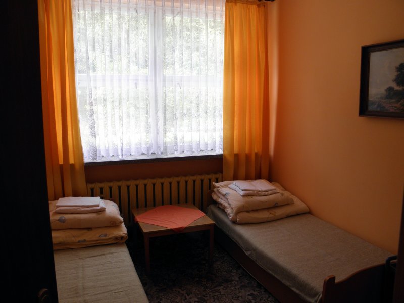 W Domu Kombatanta im. św. Rafała Kalinowskiego w Lublińcu znajduje się również hotelik