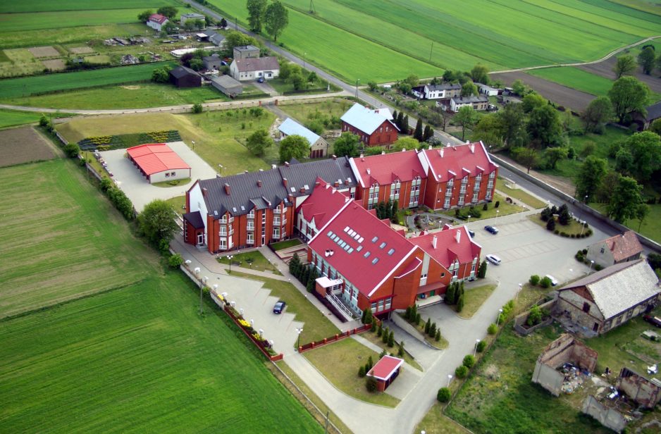 Dom Pomocy Społecznej Caritas Diecezji Gliwickiej w Wiśniczach z lotu ptaka