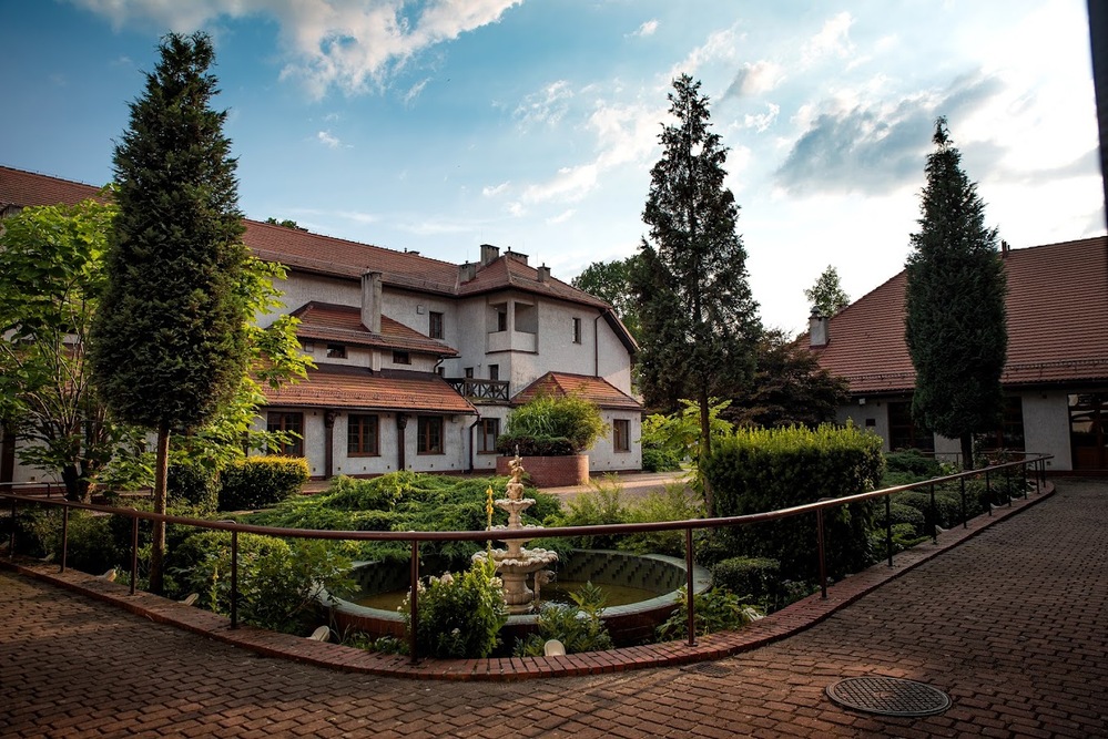 Dom Pomocy Społecznej im. Papieża Jana Pawła II w Gorzycach i jego otoczenie pozbawione są barier architektonicznych