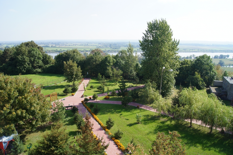 Ogród przed Domem Pomocy Społecznej w Świeciu