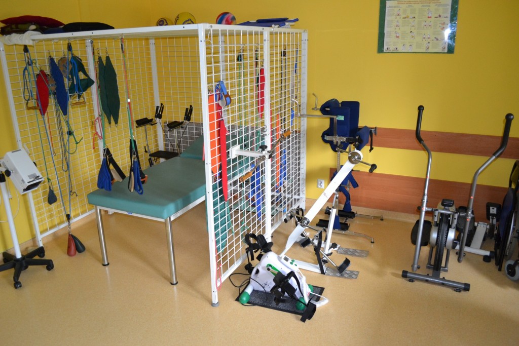 Dom Pomocy Społecznej w Kałkowie - Godowie dysponuje profesjonalnym sprzętem do rehabilitacji, w tym kabiną UGUL