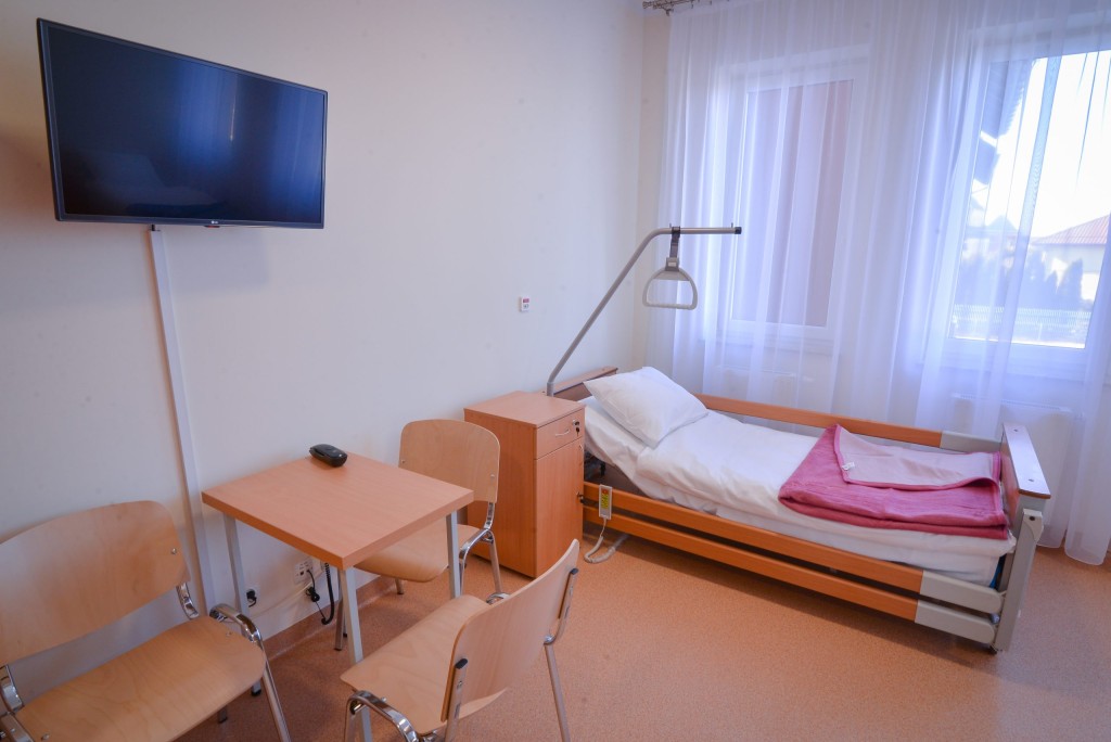 Jeden z pokoi w Regionalnym Centrum Rehabilitacji i Pomocy Społecznej w Borzęcinie