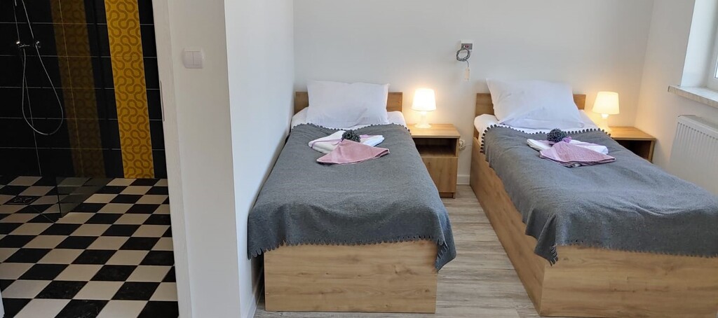 Dom Spokojnej Starości „Grand Senior Oaza” w Choceniu oddaje do dyspozycji seniorów pokoje z łazienkami