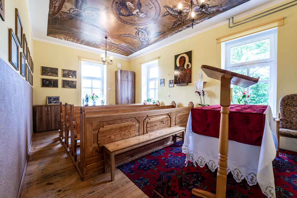 Na terenie Domu Pomocy Społecznej w Mirsku  znajduje się piękna, ogólnodostępna kaplica