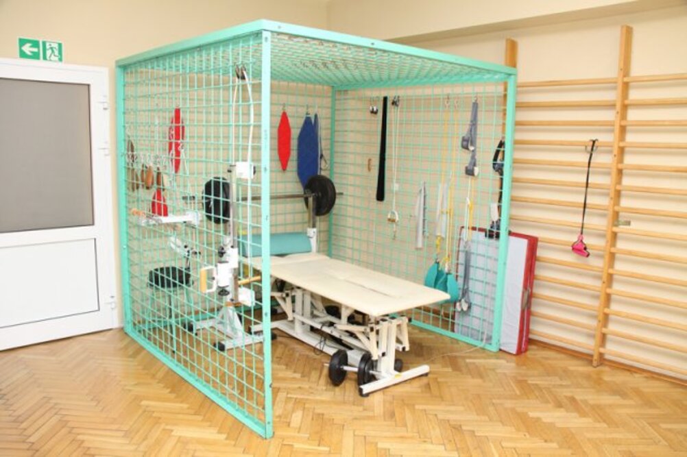 Dom Pomocy Społecznej przy Rędzińskiej we Wrocławiu dysponuje kabiną UGUL i innymi urządzeniami do rehabilitacji
