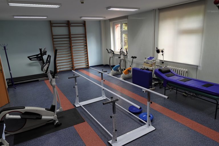 Dom Pomocy Społecznej „Przystań” w Katowicach dysponuje profesjonalnie wyposażoną salą do rehabilitacji