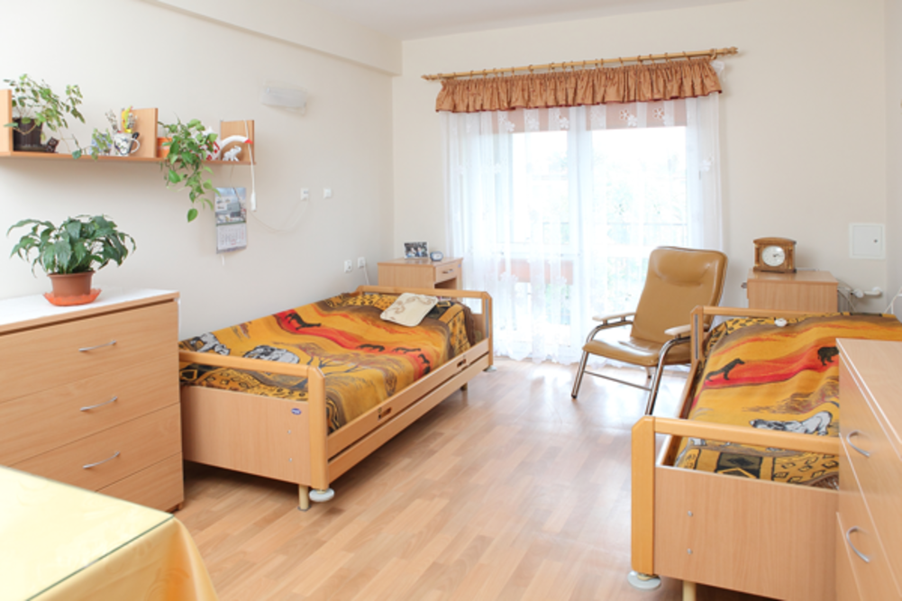 Jeden z pokoi w Domu Pomocy Społecznej w Pabianicach