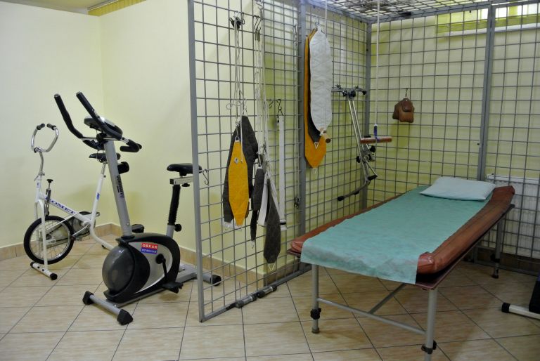 W Domu Pomocy Społecznej im Ks. Jerzego Popiełuszki w Żyrardowie znajduje się specjalnie wydzielone miejsce do rehabilitacji