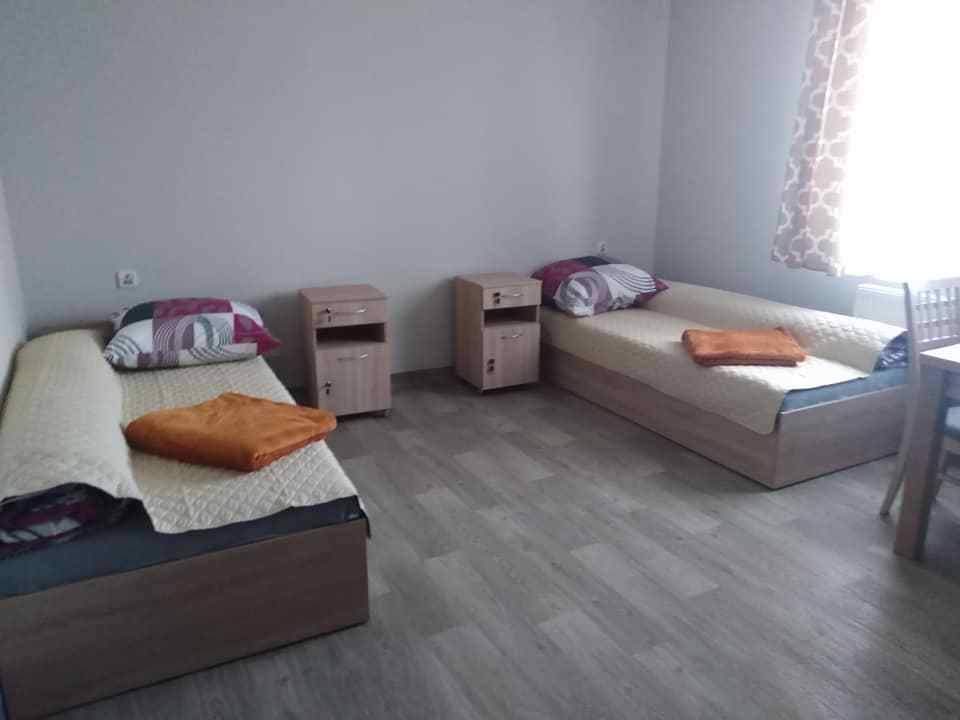 Pokoje w Domu Pomocy Społecznej w Drzewicy wyposażone są w nowoczesne meble i podstawowe sprzęty