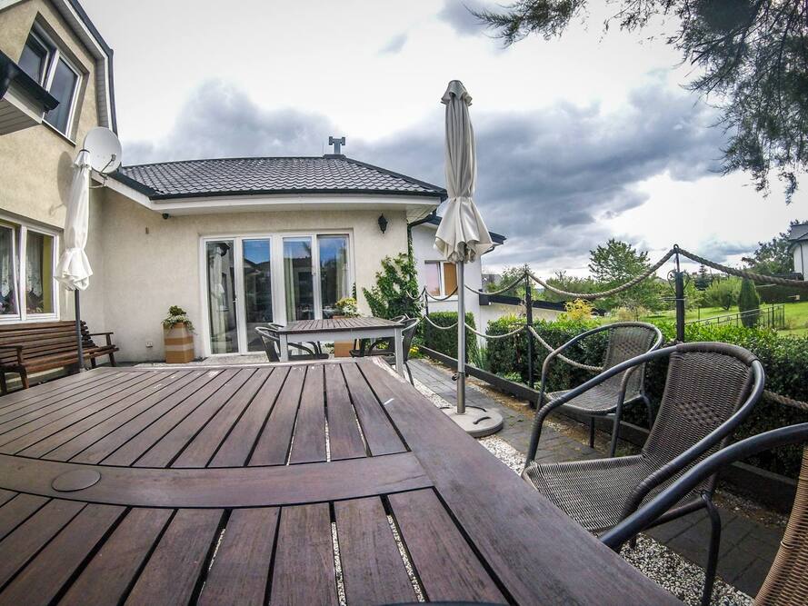 Taras przed Domem Opieki „Senior” w Rumi