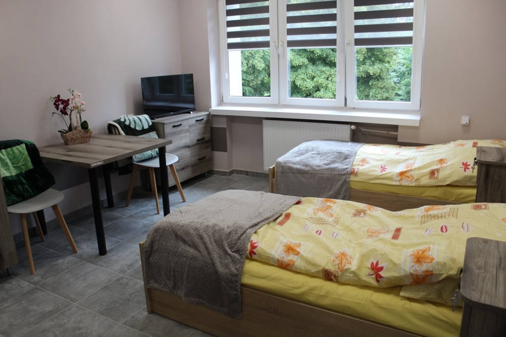 Mieszkańcy Domu Pomocy Społecznej Grabowiecka w Ostrowcu Świętokrzyskim mogą mieć w prywatnych pokojach telewizory i radioodbiorniki