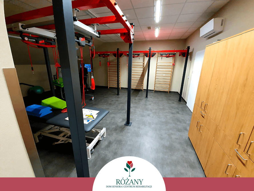 W Domu Seniora i Centrum Rehabilitacji „Różany Dom” w Rybniku znajduje się profesjonalnie wyposażona sala do rehabilitacji