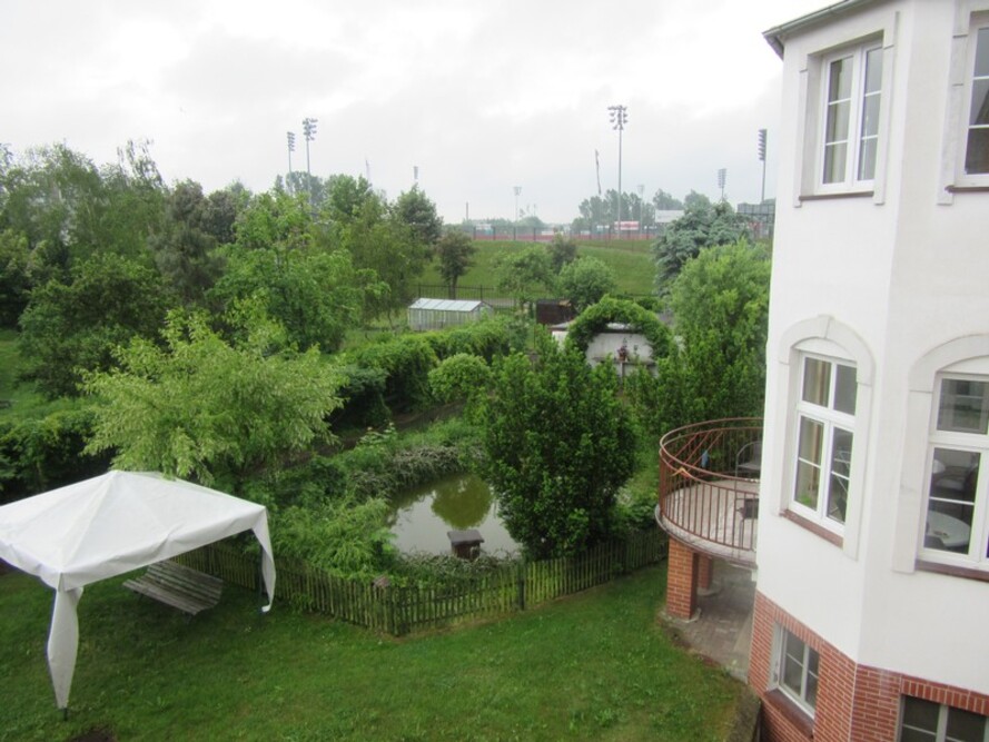 Budynek Domu Pomocy Społecznej im. Małżonków Terakowskich w Gnieźnie i jego otoczenie 