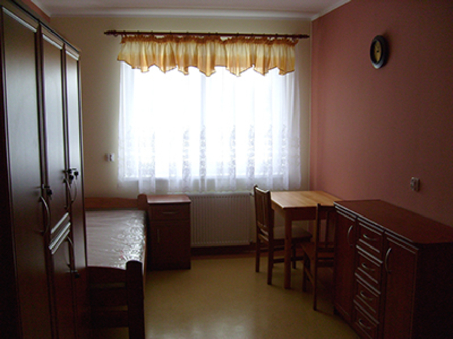 Jeden z pokoi w Domu Pomocy Społecznej „Maria” w Korfantowie