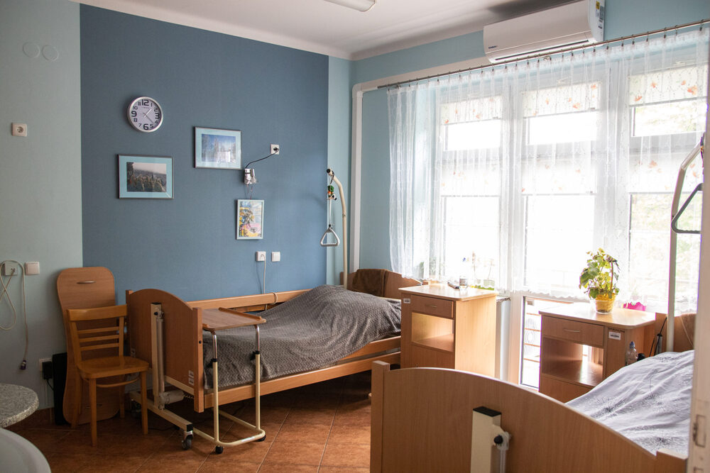 Jeden z pokoi w Domu Pomocy Społecznej „Hospicjum” w Bielsku-Białej