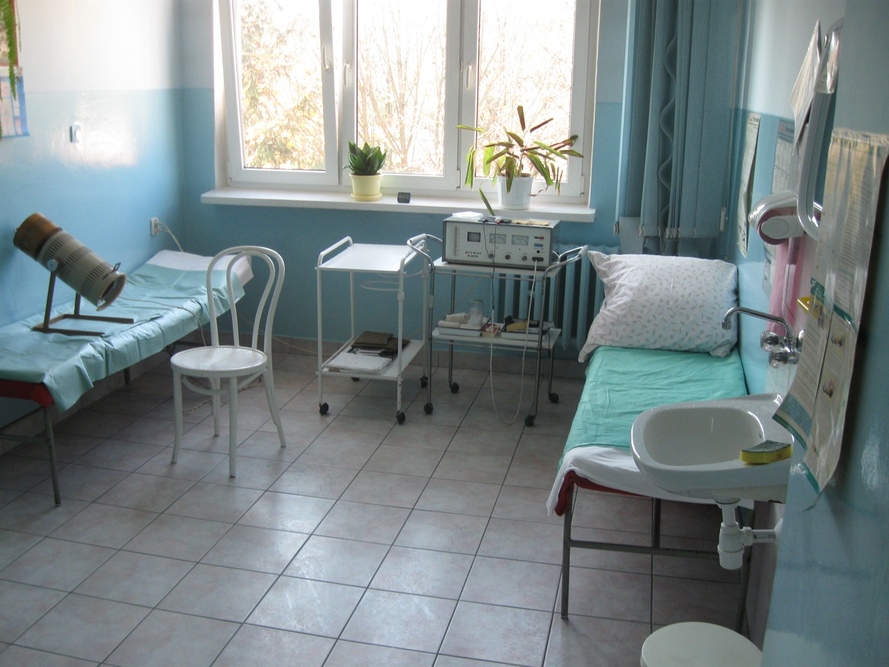 Dom Pomocy Społecznej Nr 2 w Tomaszowie Mazowieckim dysponuje własnym zapleczem medyczno-rehabilitacyjnym