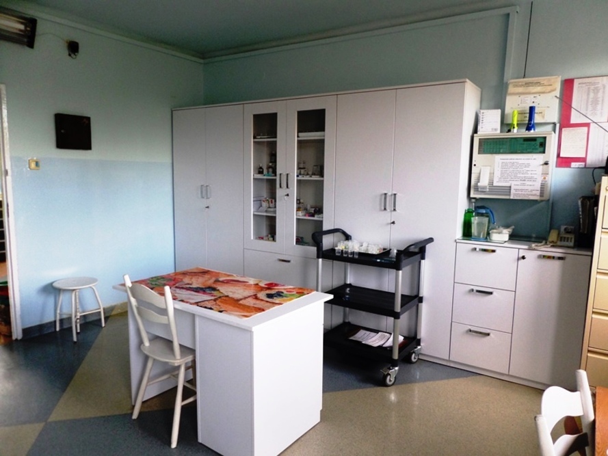 W Domu Pomocy Społecznej nr 1 w Tomaszowie Mazowieckim znajduje się również gabinet medycznej pomocy doraźnej