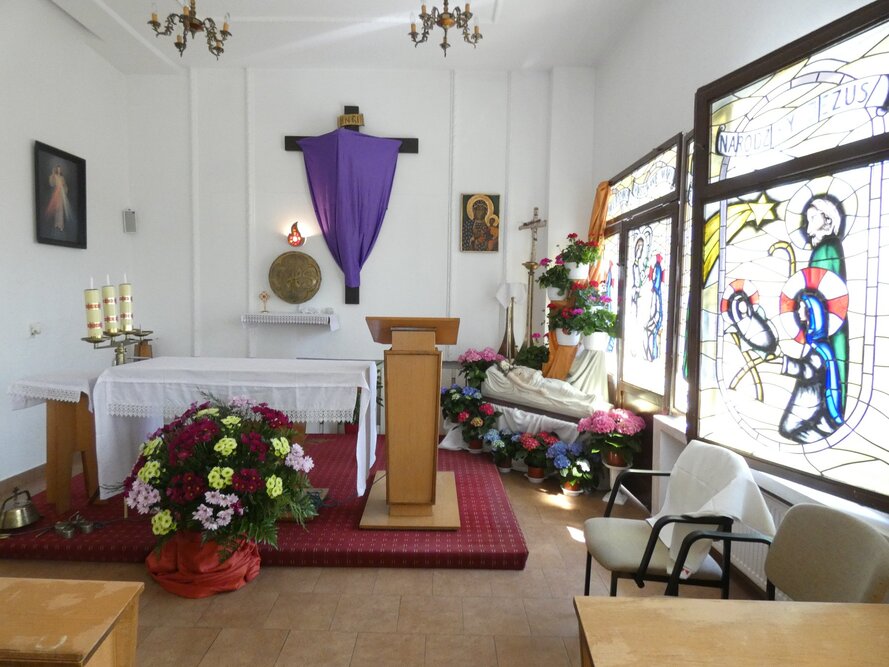 Mieszkańcy Domu Pomocy Społecznej w Browinie objęci są opieką duszpasterską - na miejscu znajduje się kaplica