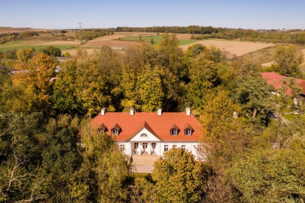 Dwór w Tomaszowicach