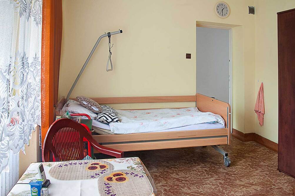 Prywatny Dom Opieki „Radość” w Zgierzu dysponuje sprzętem rehabilitacyjnym, w tym łóżkami ortopedycznymi