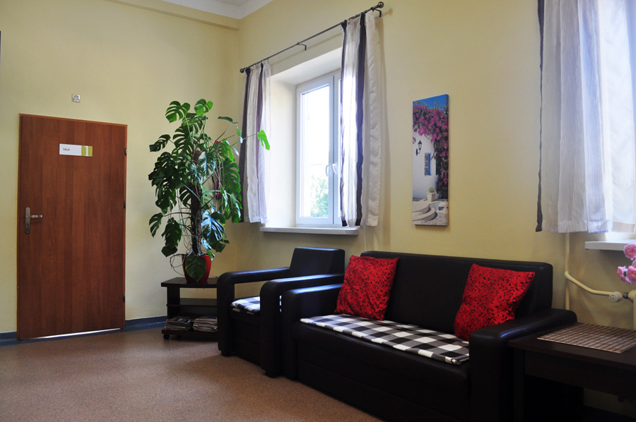 Na terenie Centrum Opieki „Nasz Dom" w Łodzi nie brakuje przestrzeni, w których seniorzy mogą spędzać czas wspólnie