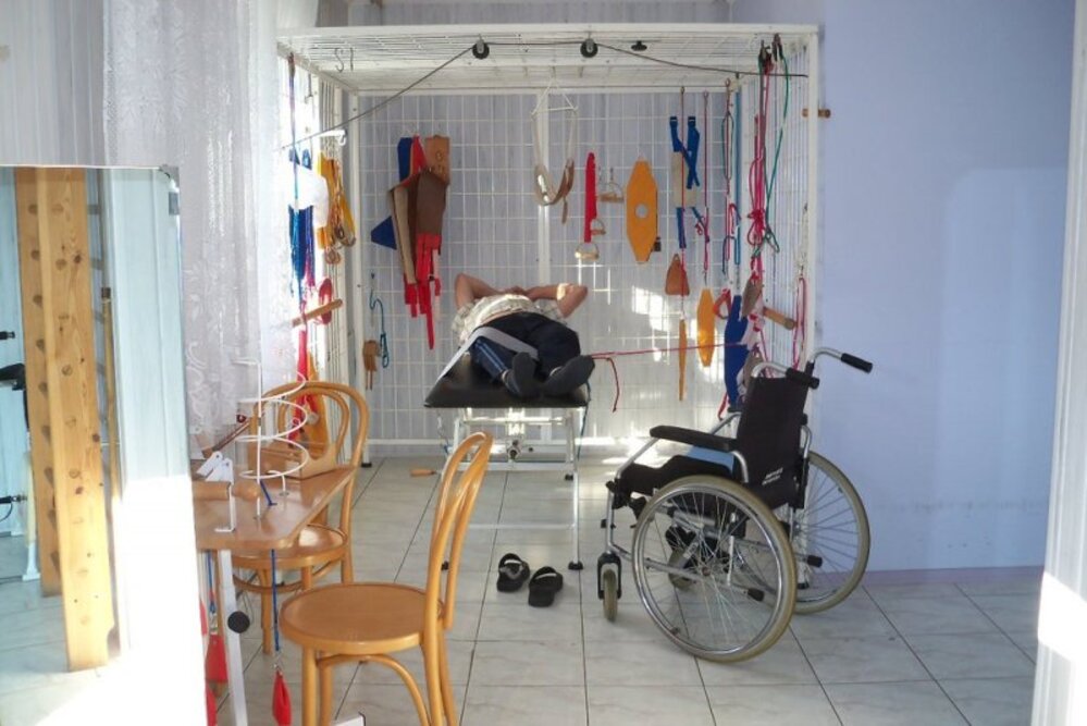 Dom Pomocy Społecznej w Nowej Rudzie - Słupiec świadczy usługi wspomagające, umożliwiające seniorom udział w terapii zajęciowej i zabiegach rehabilitacyjnych