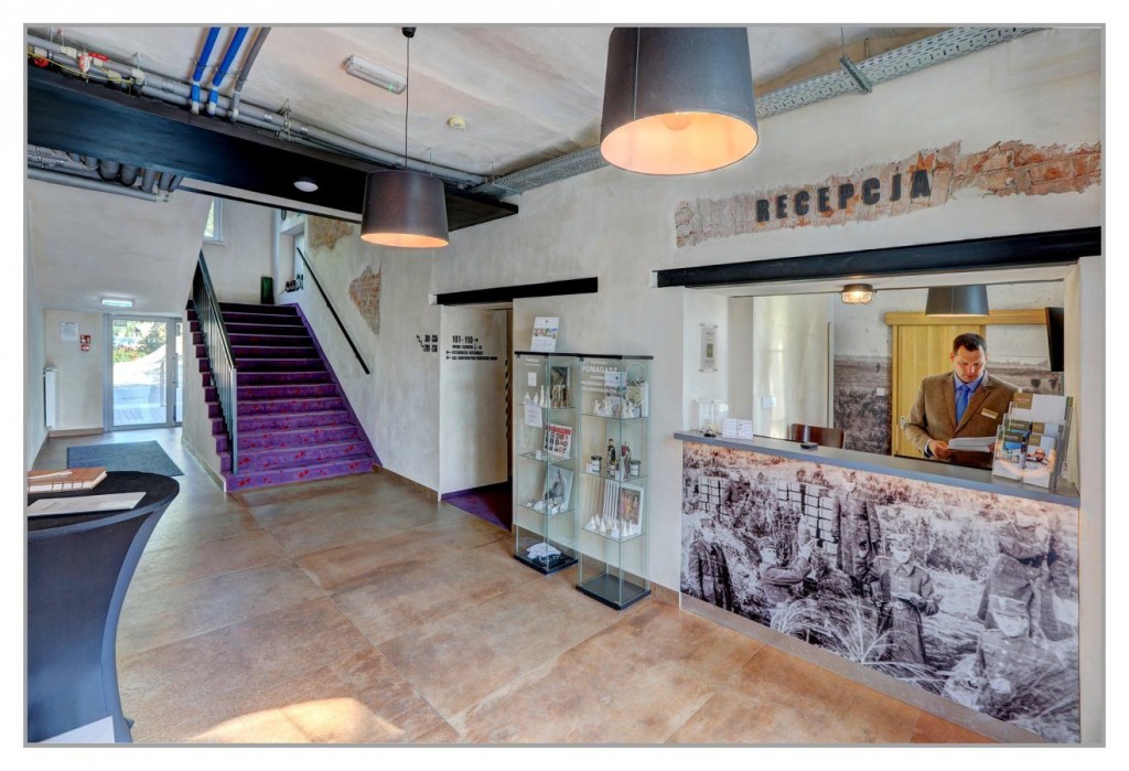 Koszary Arche Hotel w Górze Kalwarii