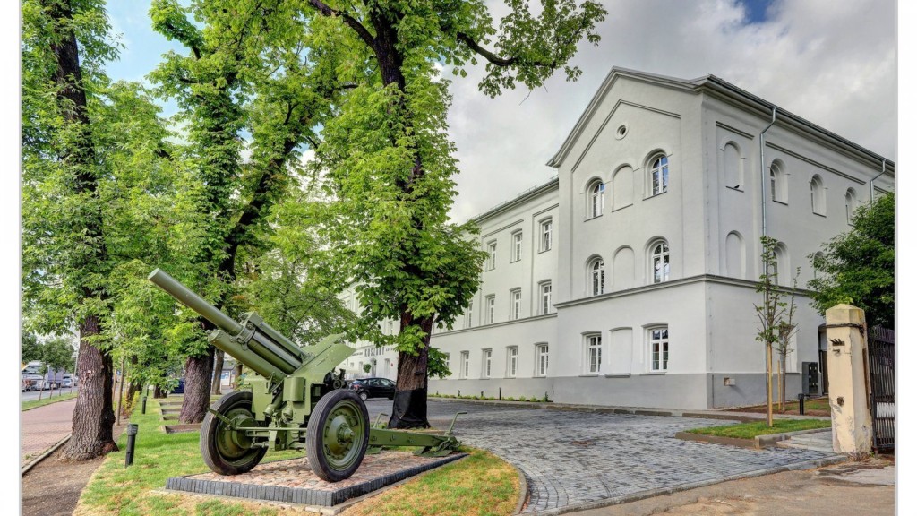 Koszary Arche Hotel w Górze Kalwarii