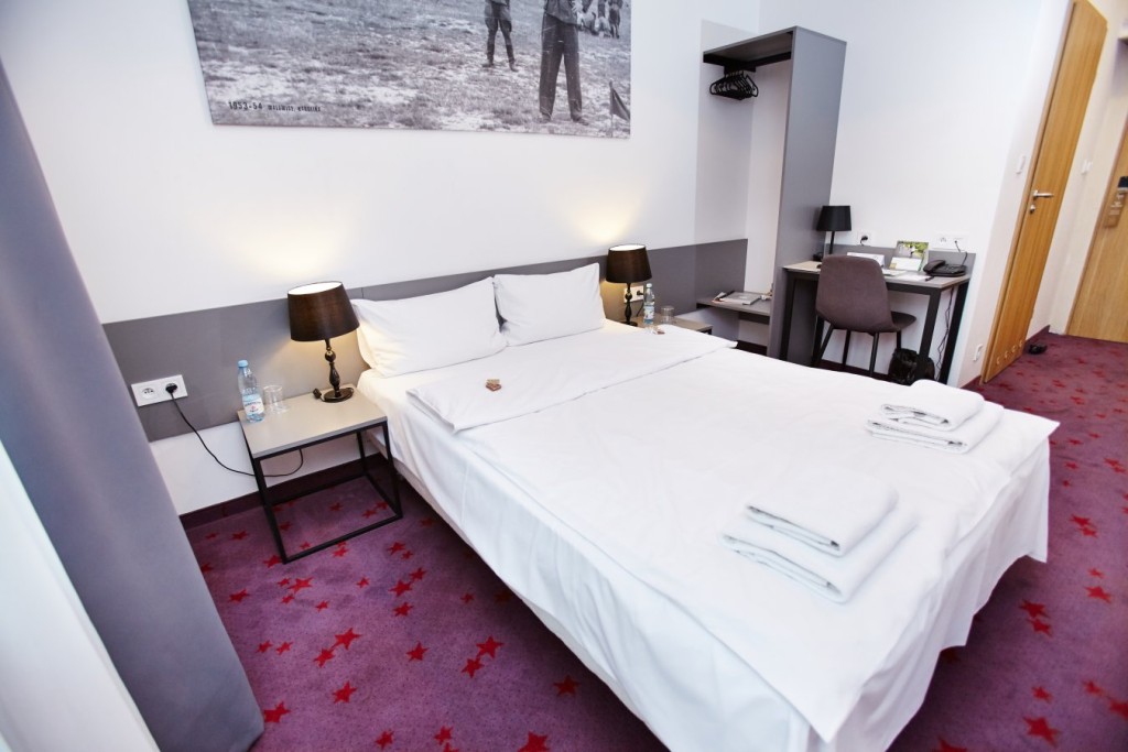 Koszary Arche Hotel w Górze Kalwarii