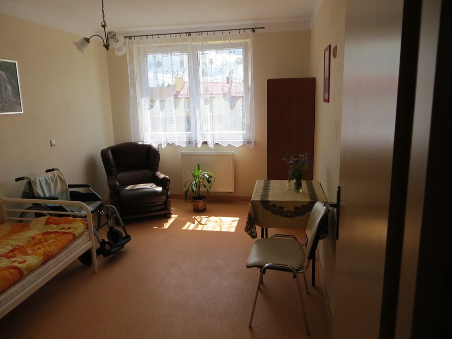 Mieszkańcy Domu Seniora „Kalina” w Gdańsku mogą przywieźć ze sobą pamiątki, zdjęcia czy inne prywatne bibeloty