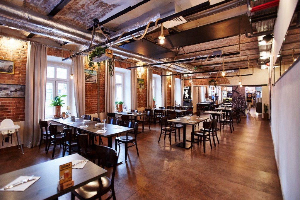 Koszary Arche Hotel w Górze Kalwarii