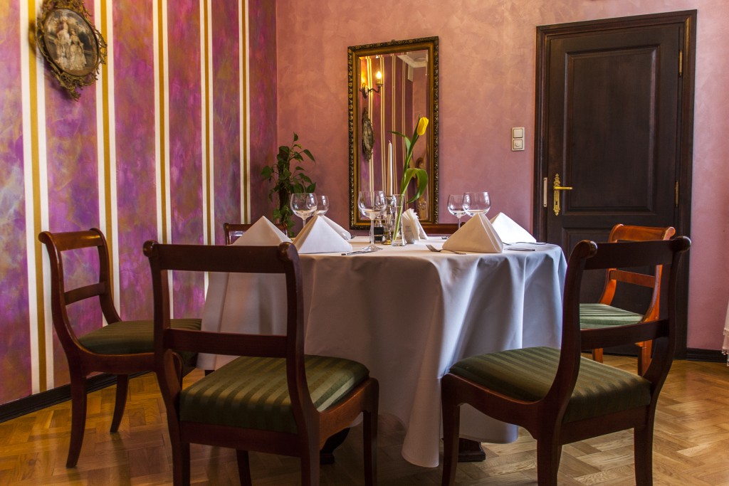 Dwór Anna w Jakubowicach Konińskich