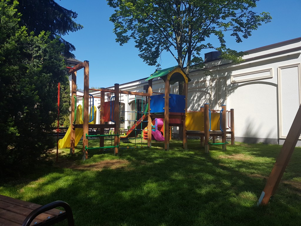 Dwór Anna w Jakubowicach Konińskich