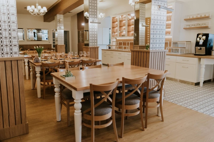 Hotel Dębowe Wzgórze w Pokrzywnej