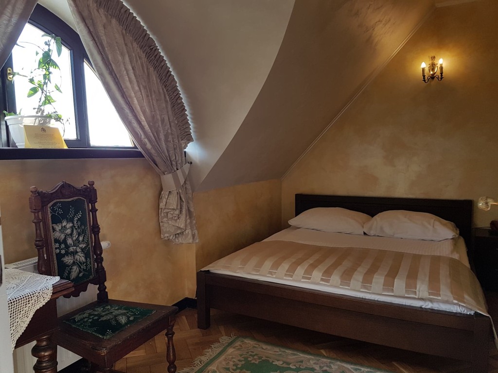 Dwór Anna w Jakubowicach Konińskich